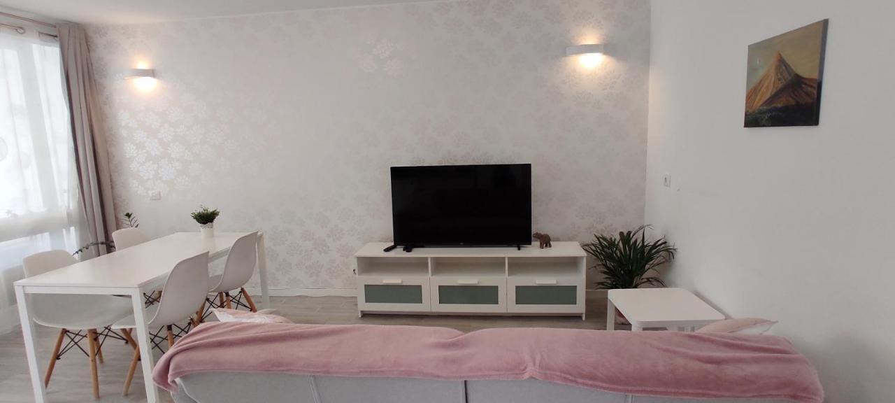 Ideal Holiday Apartment In The South Of Tenerife กอสตา เดล ซิเลนซิโอ ภายนอก รูปภาพ